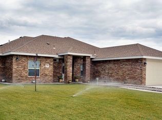 1209 Leslie Ln, Roswell, NM 88201