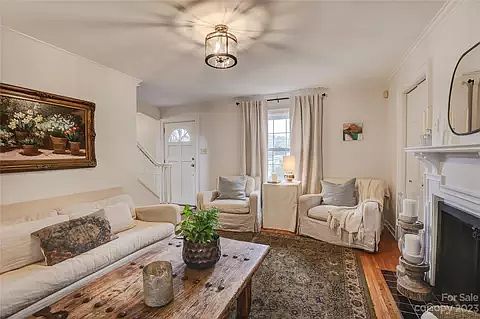 4th image of 3929 Selwyn Ave