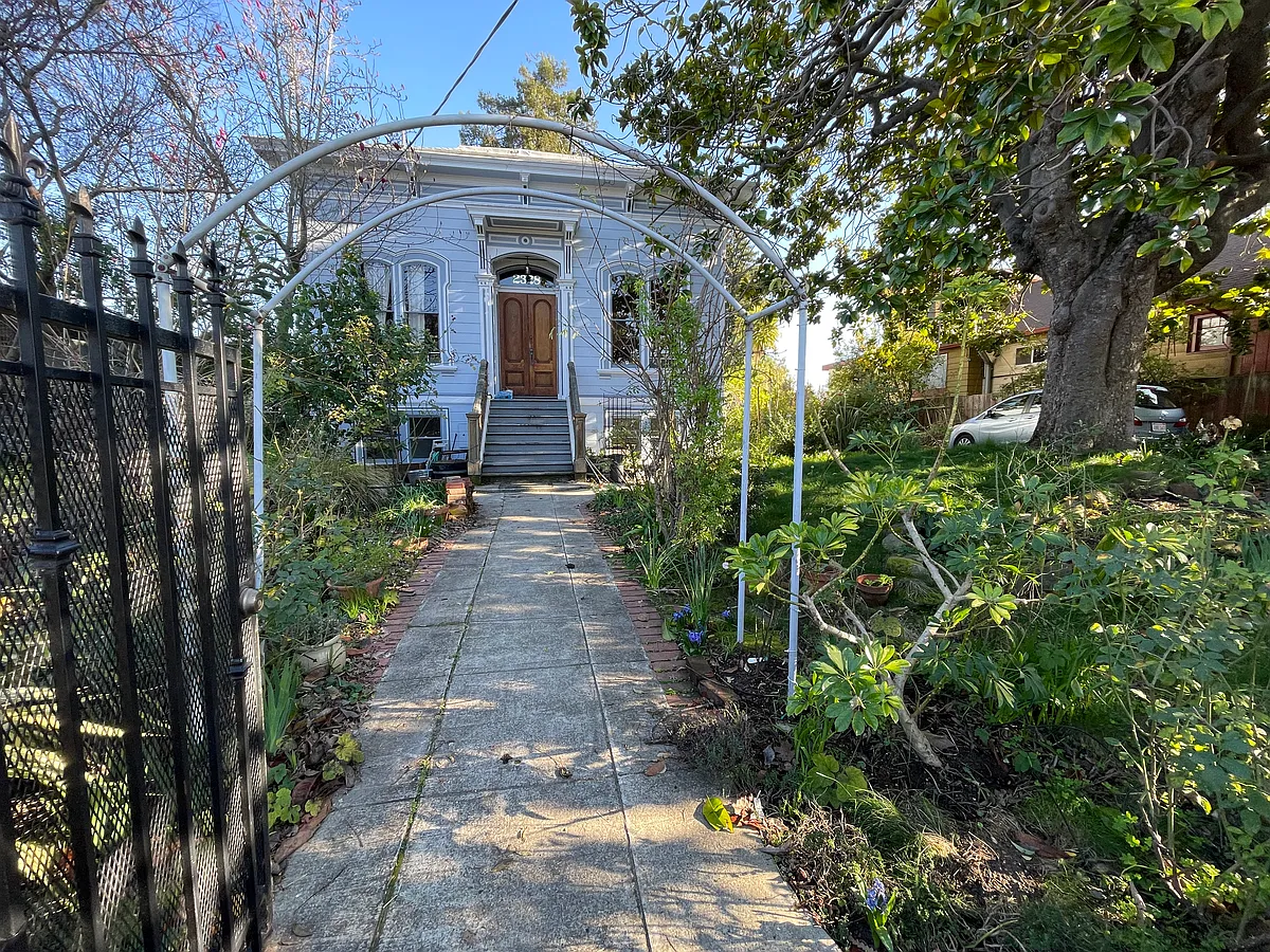 Photo 1 of 18 - 2328 19th Ave - Oakland, CA view from street - 2328 19th Ave