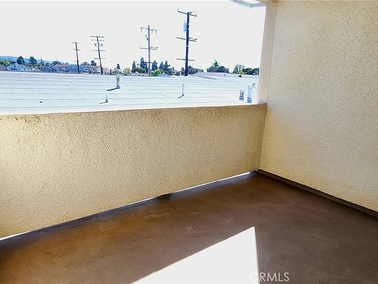 1675 Gramercy Ave — Photo 24