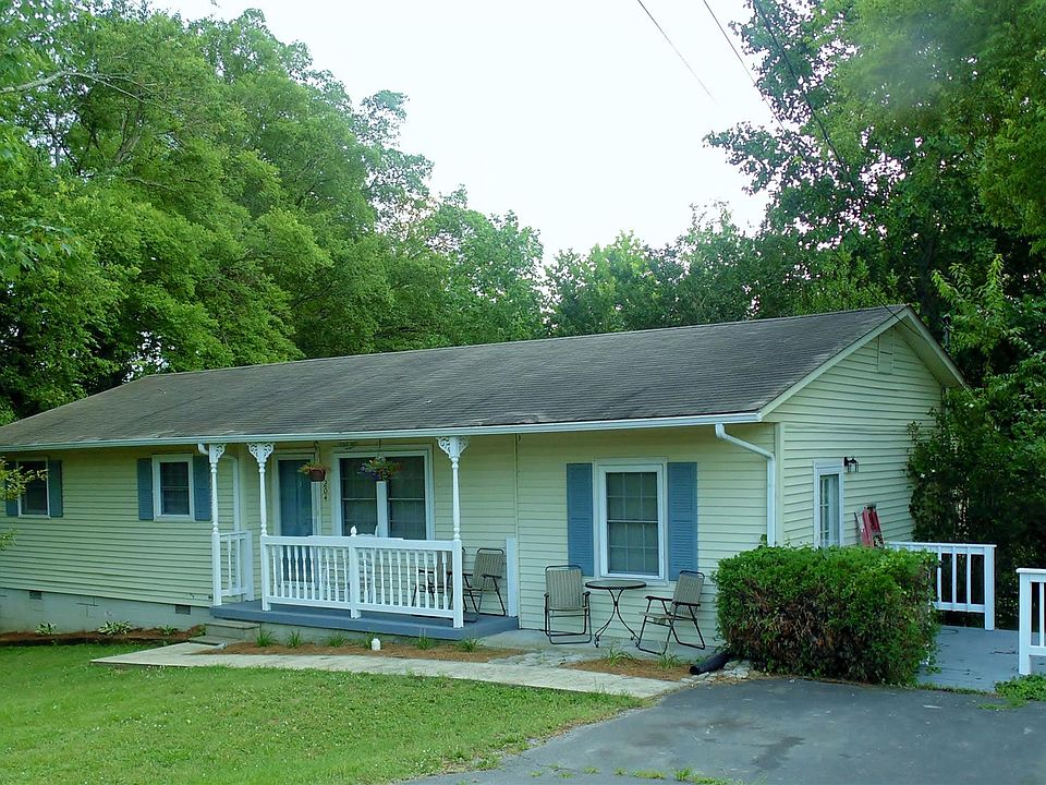 1st image of 204 Charlotte Dr