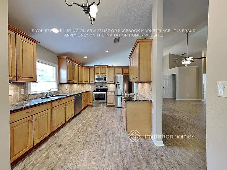 228 Churchill Dr — Photo 7