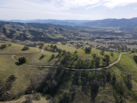 3rd image of 20041 Panoche Rd