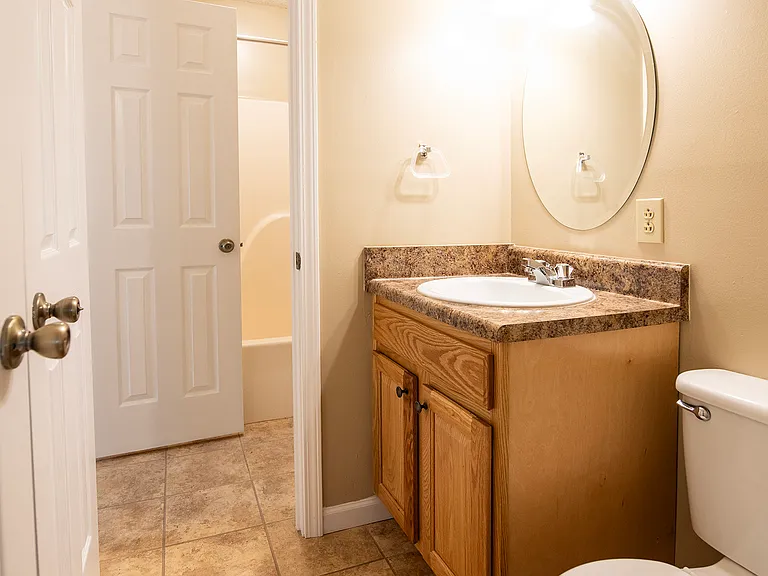 Willow Run Apartments — Photo 37