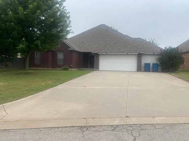 2259 Bradford Ave — Photo 1