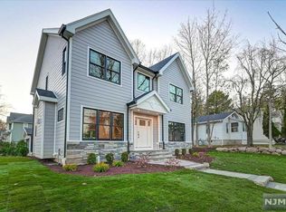 87 Louville Ave, Park Ridge, NJ 07656