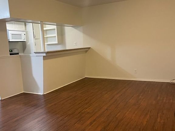2nd image of 1013 N San Vicente Blvd APT 2