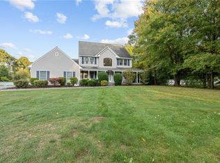1 Strawberry Ln, Warren, RI 02885