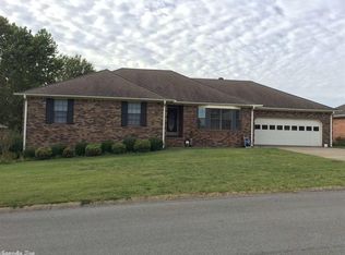 2106 Julie Ann Ln, Paragould, AR 72450