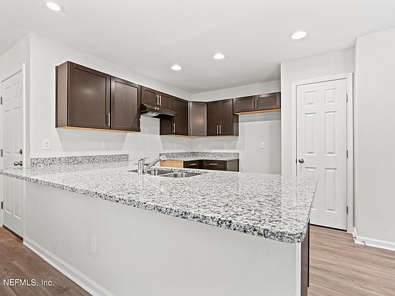 4th image of 9087 INDIA Avenue