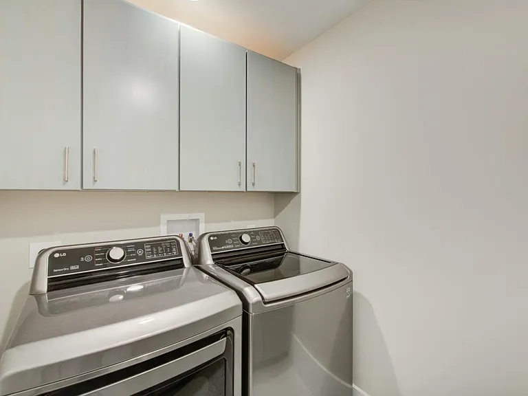 328 Mulberry St — Photo 29