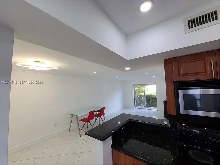750 Michigan Ave #203 — Photo 13