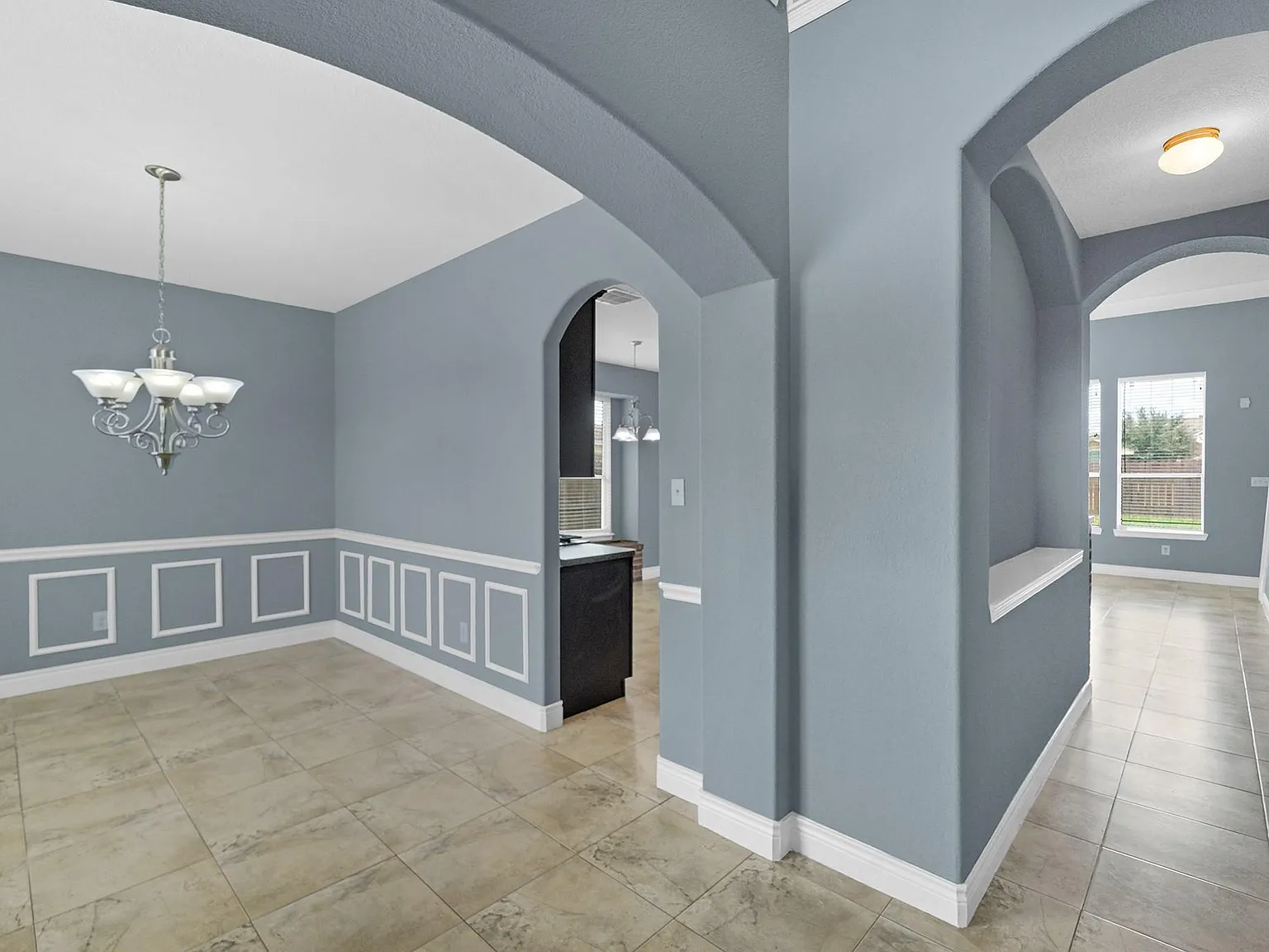 4 bed, 2.5 bath, 2279 sqft, $2,199 — Photo 4