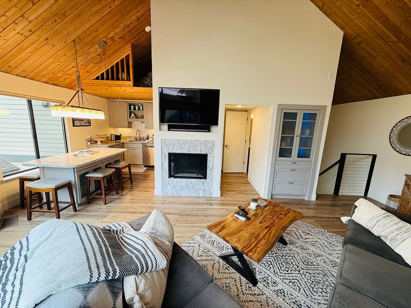 Furnished 1 bed / 1.5 bath condo in the Tahoe Keys — Photo 4
