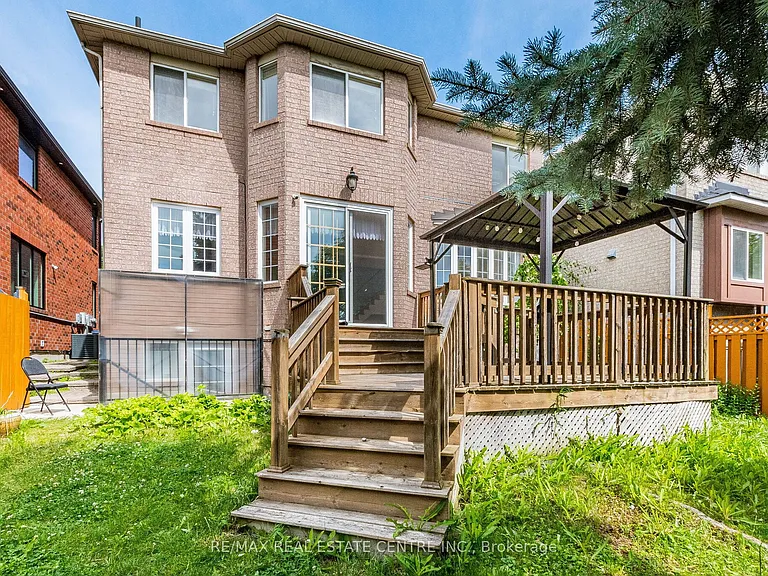 3339 Crompton Cres — Photo 44