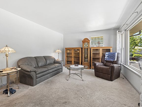 5th image of 15256 Wabash Ave