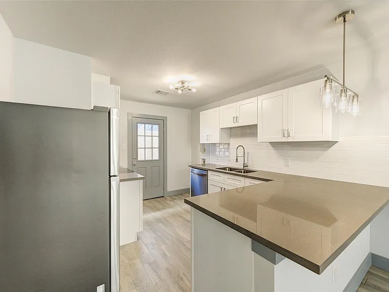 3112 Wentworth St #2 — Photo 22