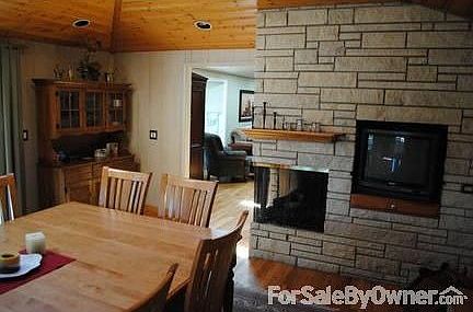 Dinning Room/Den : Hardwood floors with two skylights