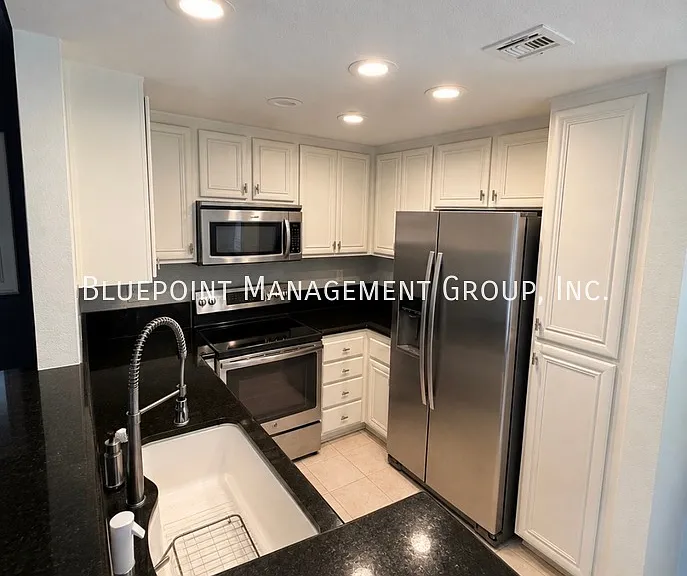 2150 Camino De La Reina #4106 — Photo 3