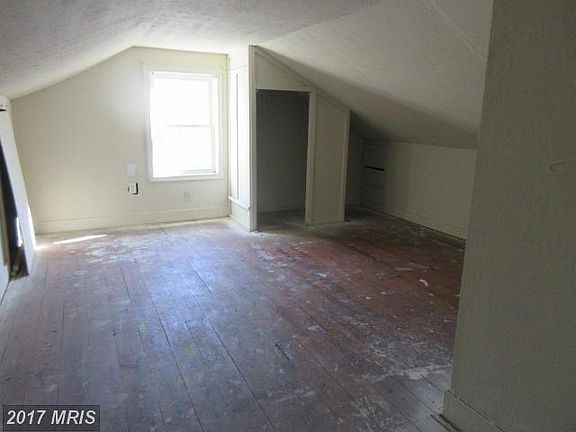5th image of 45740 Rose Ln