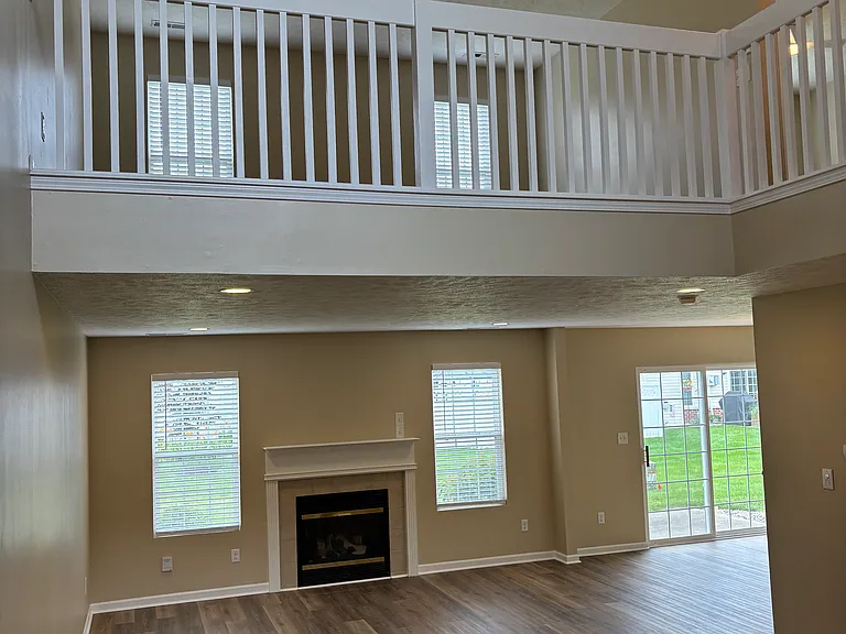 453 Filmore Dr — Photo 3