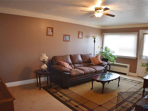 5th image of 208 N Cherry St