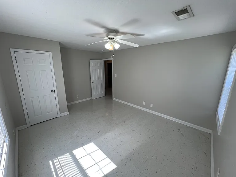 9101 Pembroke Oak Grove Rd #3E — Photo 9