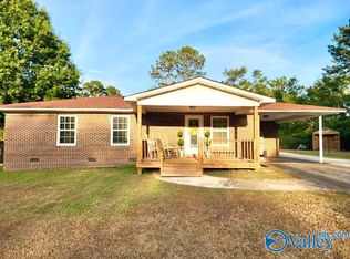 11 Oakview Ct, Centre, AL