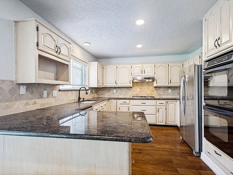 2204 Winslow Ct — Photo 4