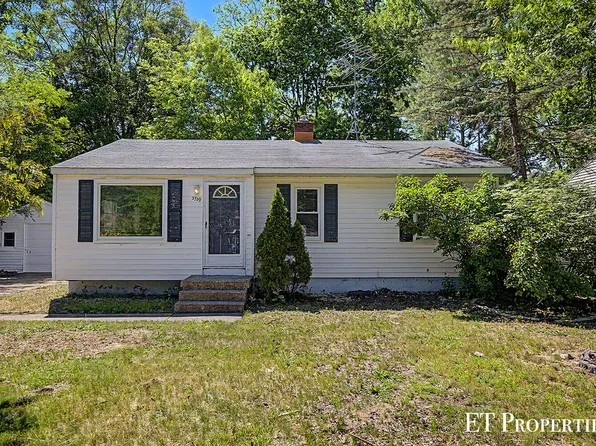 3739 Grape Ave NE, Grand Rapids, MI 49525