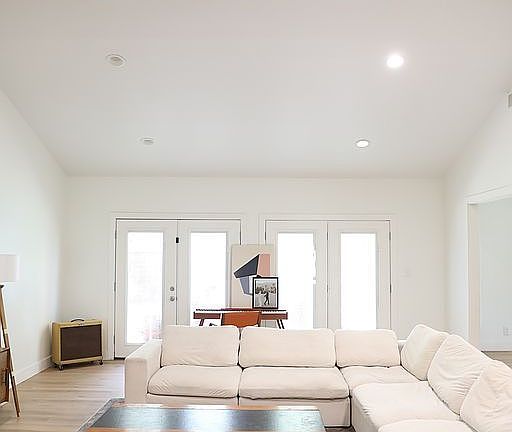 5th image of 11112 S Fulton Ave