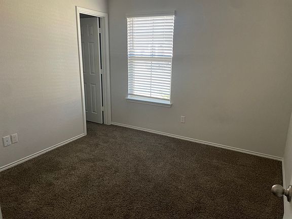 5th image of 1161 Oxford Ln