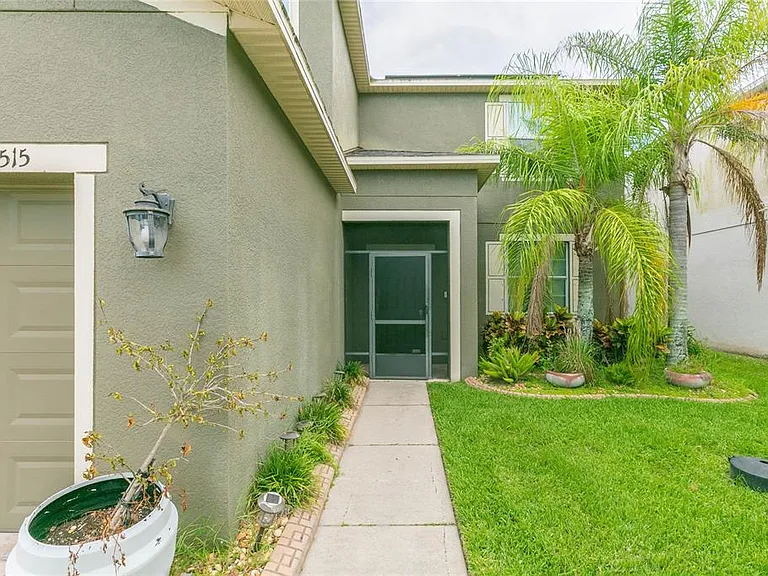 515 Vista Ridge Dr — Photo 2