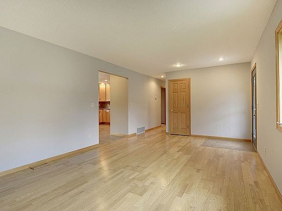 4th image of 1405 Dunkirk Ln N
