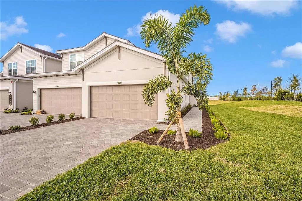3 bed, 2.0 bath, 1789 sqft, $7,000 — Photo 1