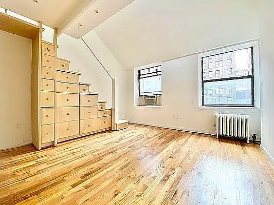 4th image of 114 E 28th St APT 7C