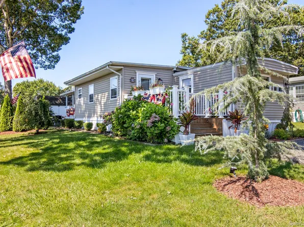 703 Fresh Pond Avenue #69, Calverton, NY 11933