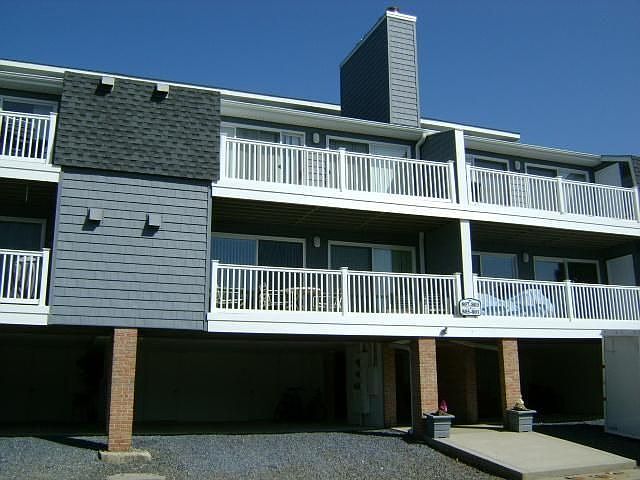 1st image of 805 Periwinkle Dr #805