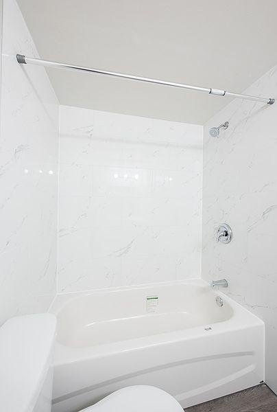Edmonton Apartment for rent - 2 Bedrooms — photo 3