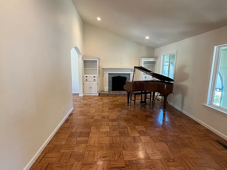 3623 Mahogany Ct — Photo 3