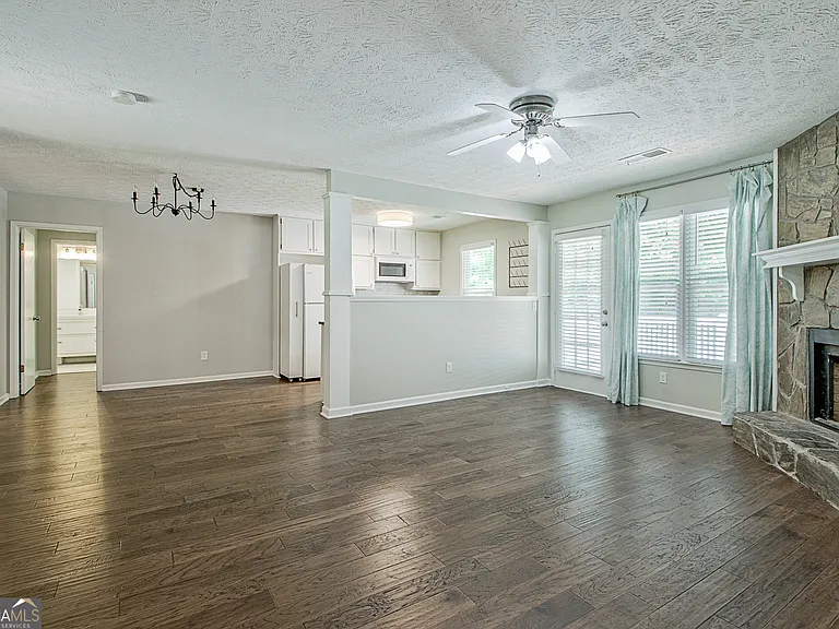 413 Deergrass Trl — Photo 10