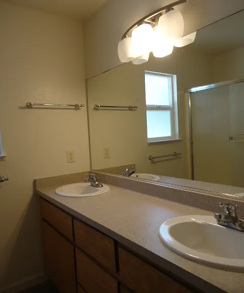 925 Oak Lawn Ave #2 — Photo 9