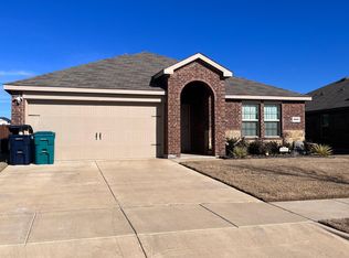 1005 Meadow Hill St, Denton, TX 76207