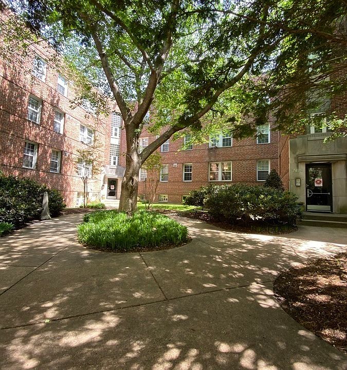 1st image of 2824 Devonshire Pl NW APT 210