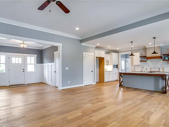 3rd image of 8192 McClanahan Dr