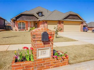 212 Summit Crest Ln, Norman, OK 73071