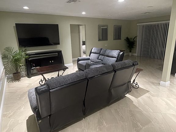 3rd image of 1106 Begonia Dr
