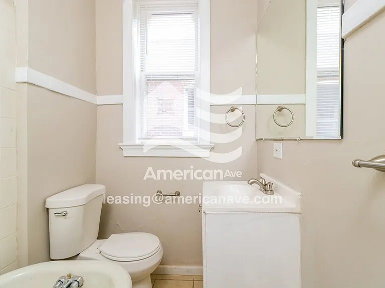 689405_011_main_bathroom_13680452.jpg