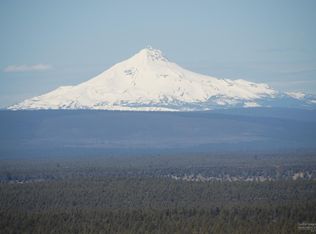 924 Highland View Loop, Redmond, OR 97756