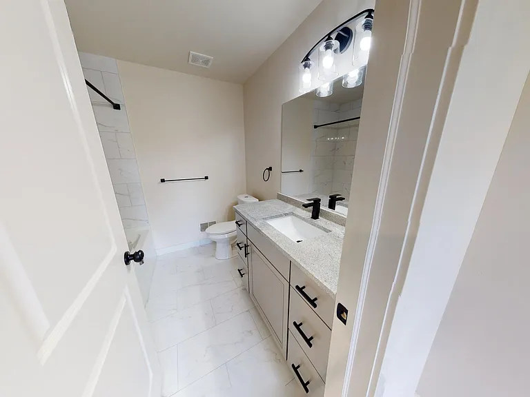 322 Donovan St — Photo 12